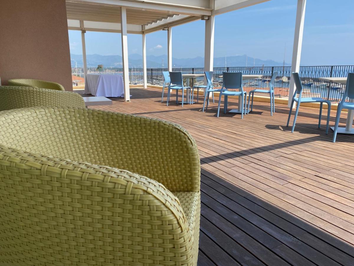 Grand Hotel Yachting Palace Рипосто Экстерьер фото